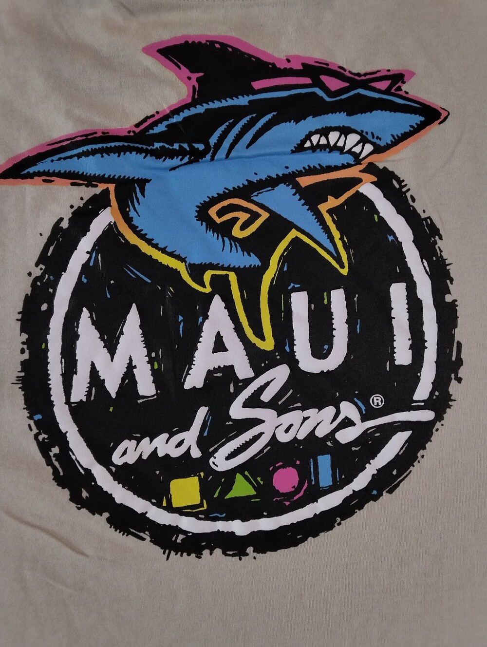 Maui And Sons Shark Logo Emblem Graphic Standard Fit Short Sleeve T-shirt XLarge - Picture 5 of 5